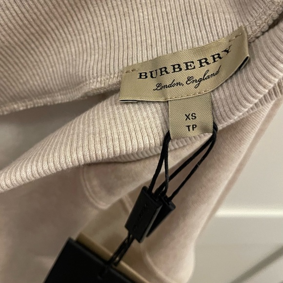 Burberry V-Neck/Off Shoulder Sweater - Picture 5 of 10